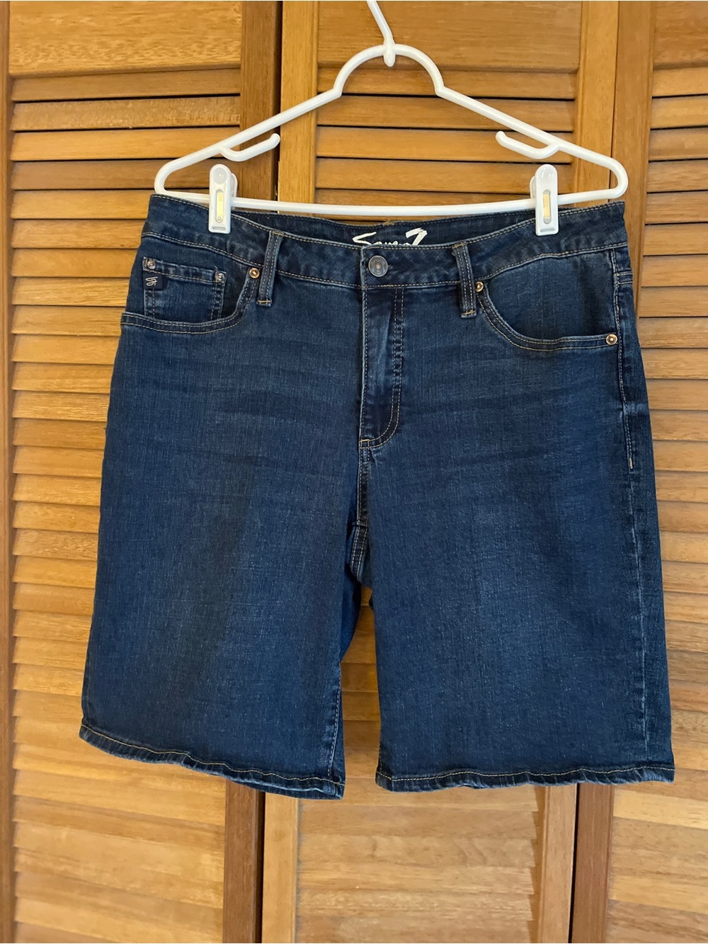 Seven7 Shorts EUC.